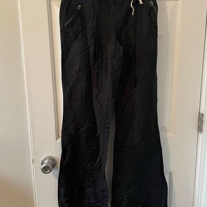 Jolt Black Cargo Pants with Versatile Design